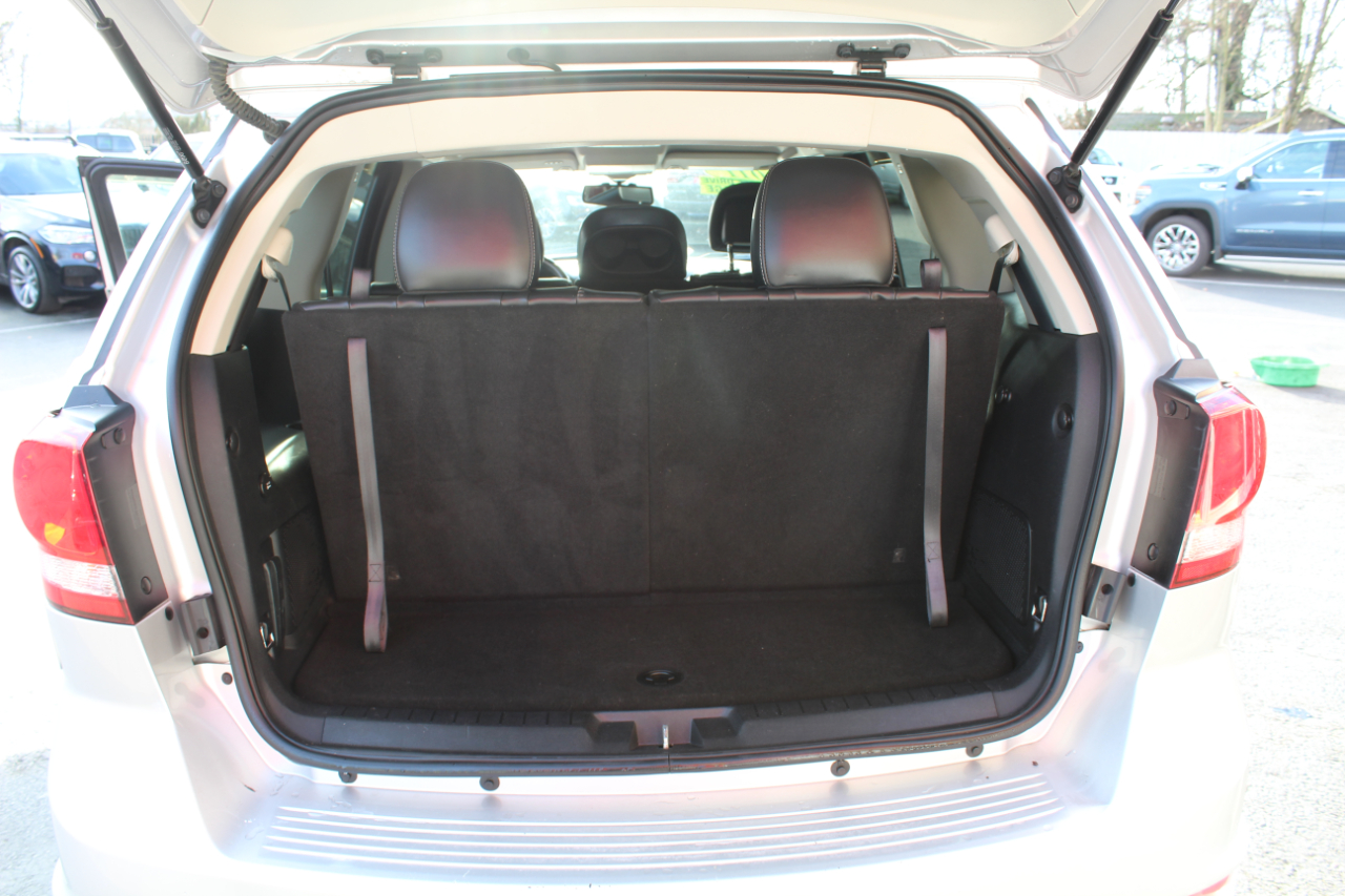 Dodge Journey AWD 4dr R/T 2011