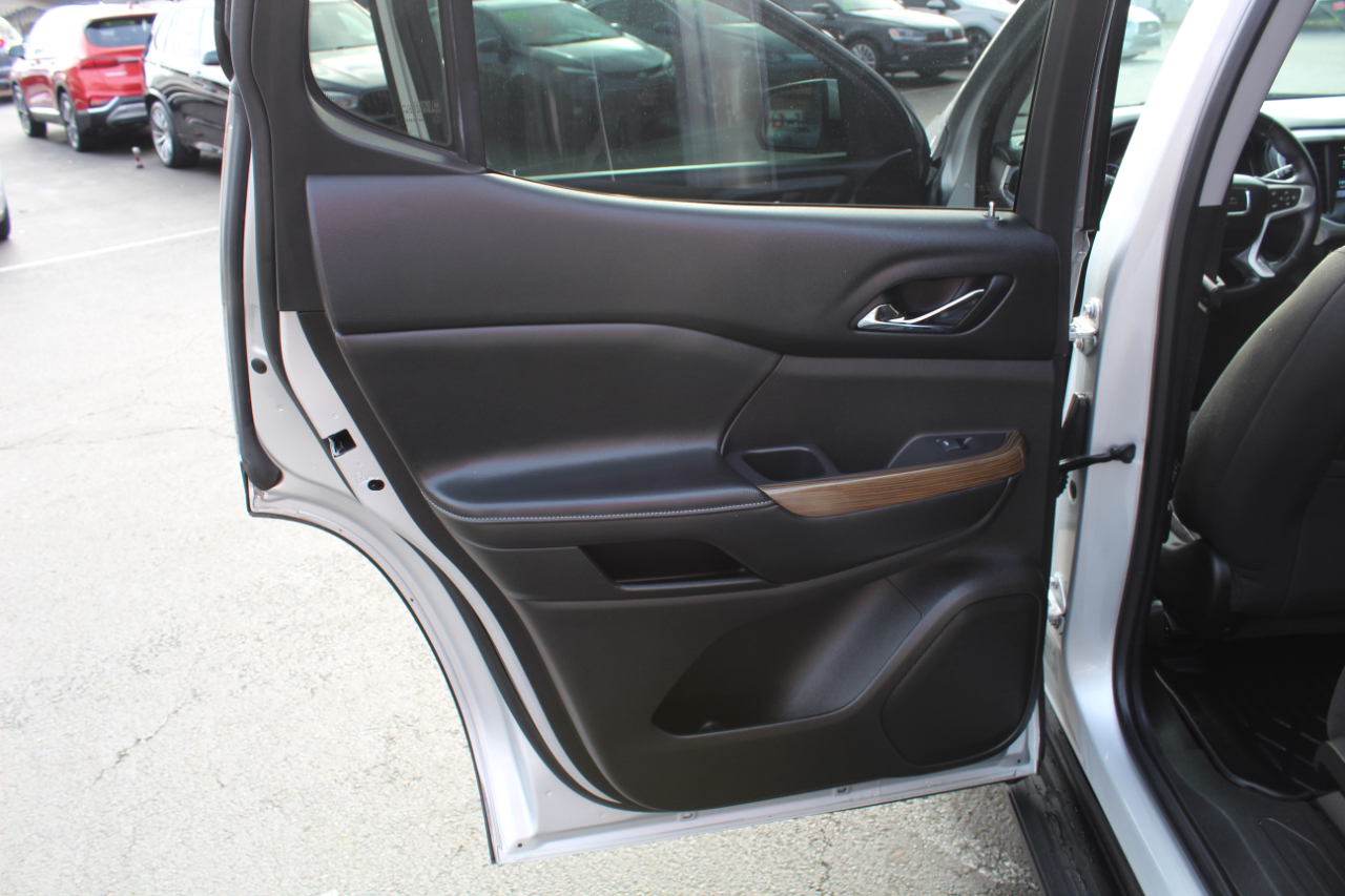 GMC Acadia FWD 4dr SLE w/SLE-2 2017