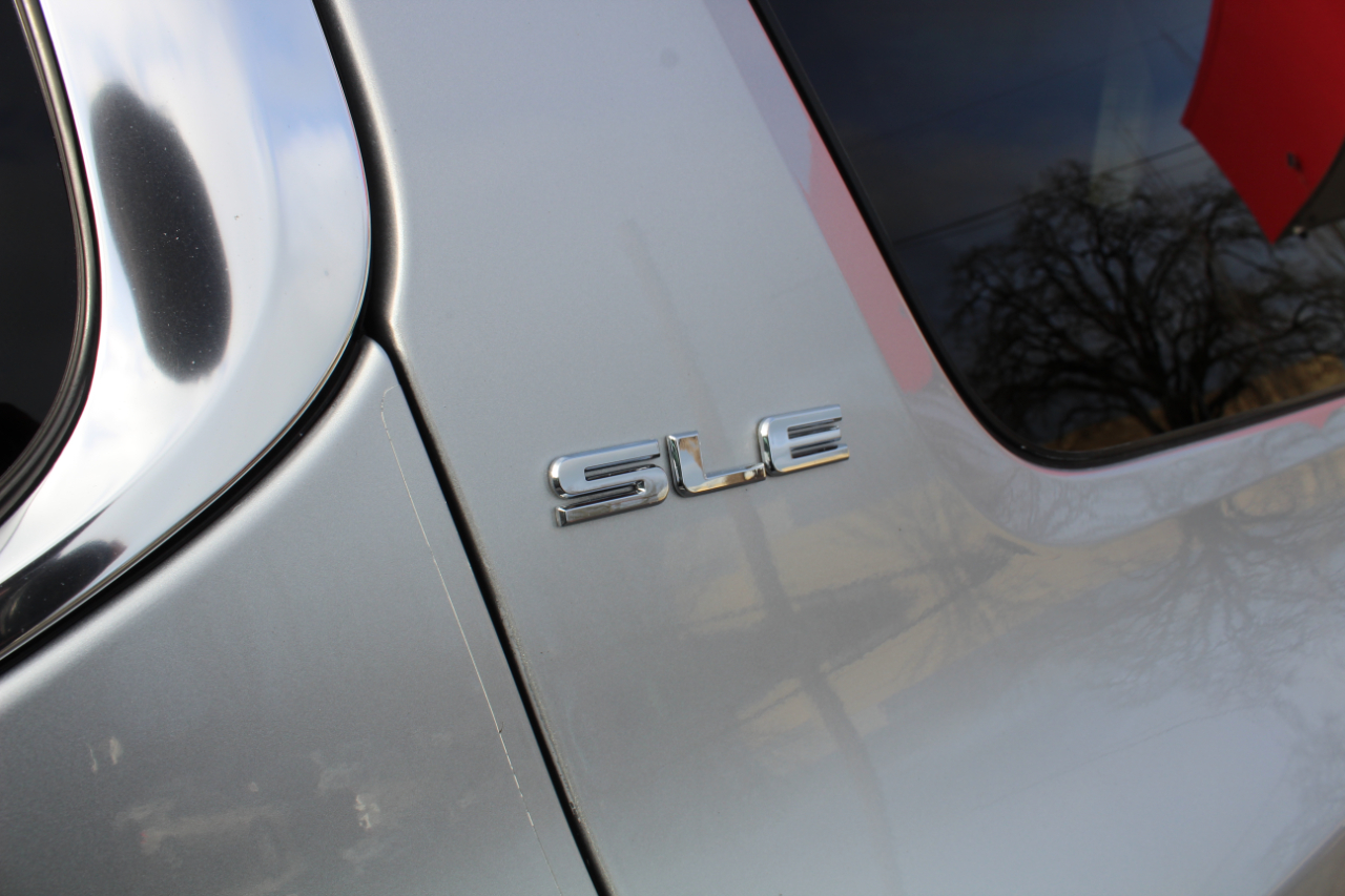 GMC Acadia FWD 4dr SLE w/SLE-2 2017