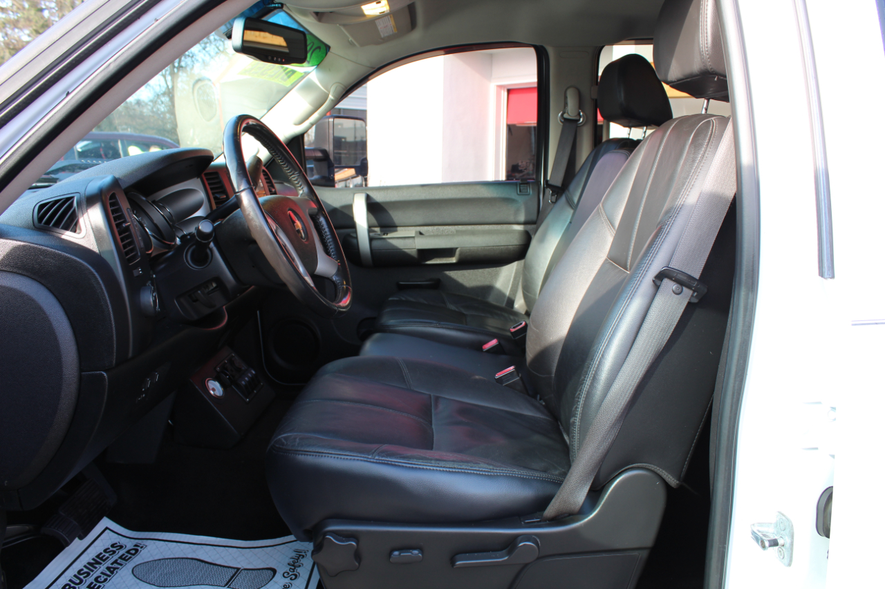 Chevrolet Silverado 2500HD 2WD Crew Cab 153" LT 2009