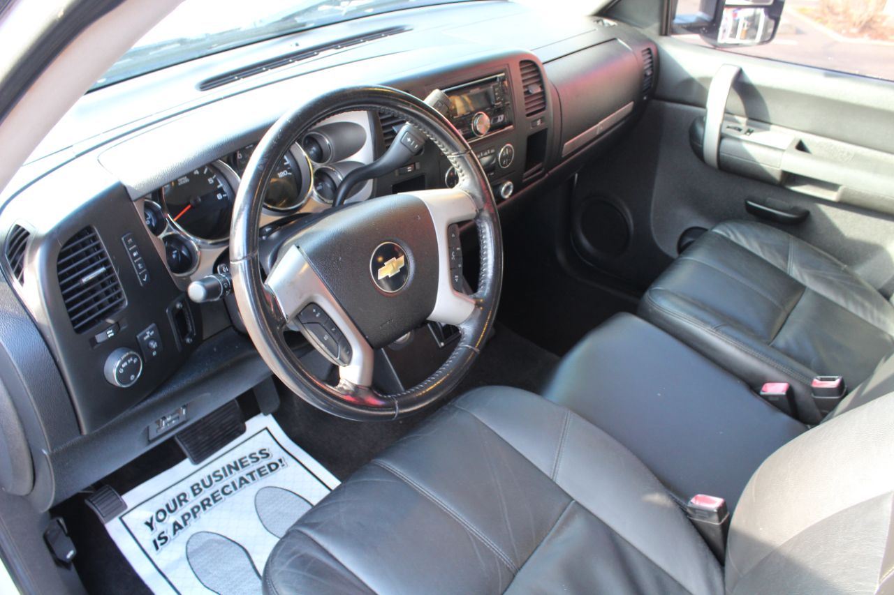 Chevrolet Silverado 2500HD 2WD Crew Cab 153" LT 2009