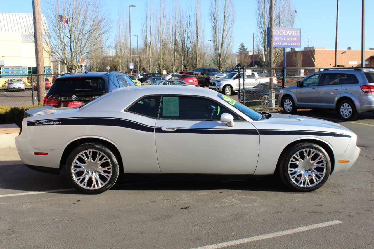 Dodge Challenger 2dr Cpe SE 2010