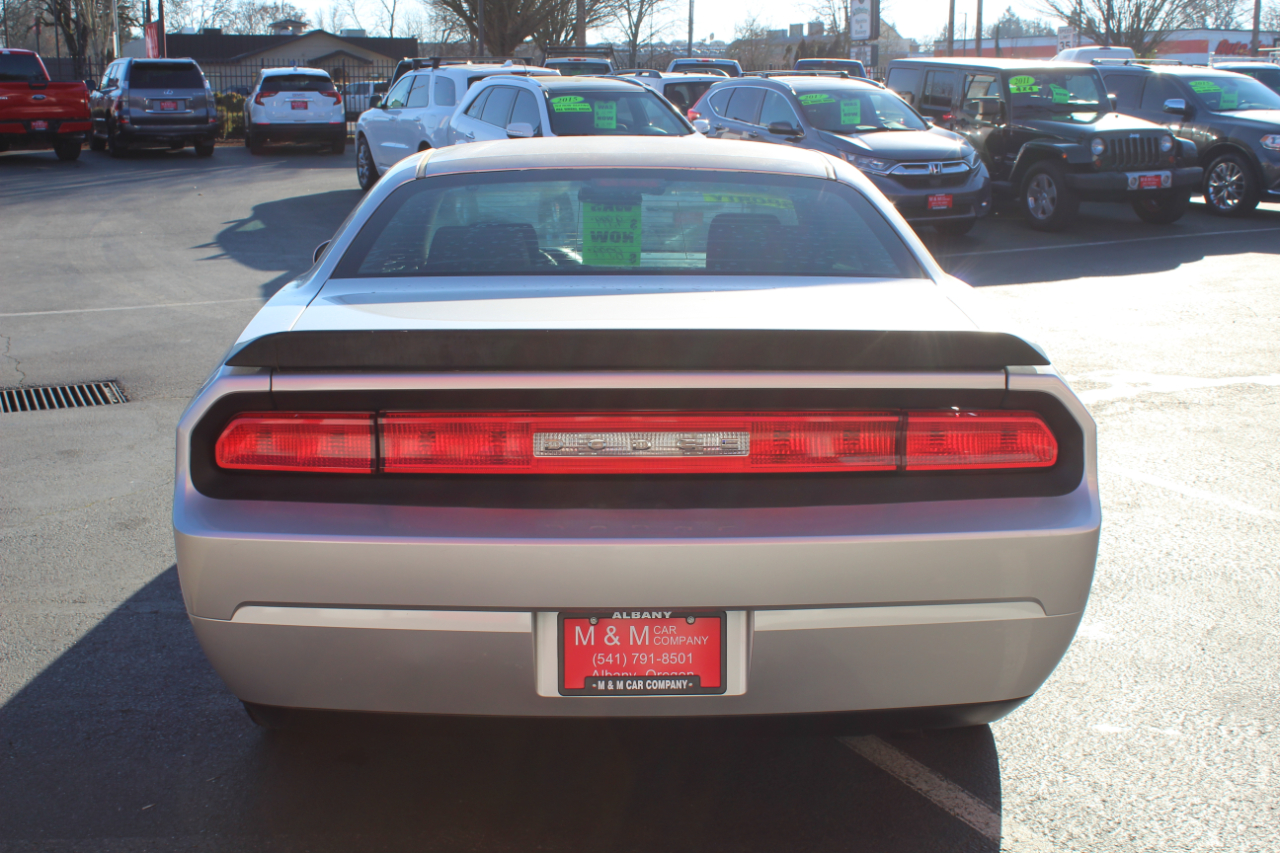 Dodge Challenger 2dr Cpe SE 2010