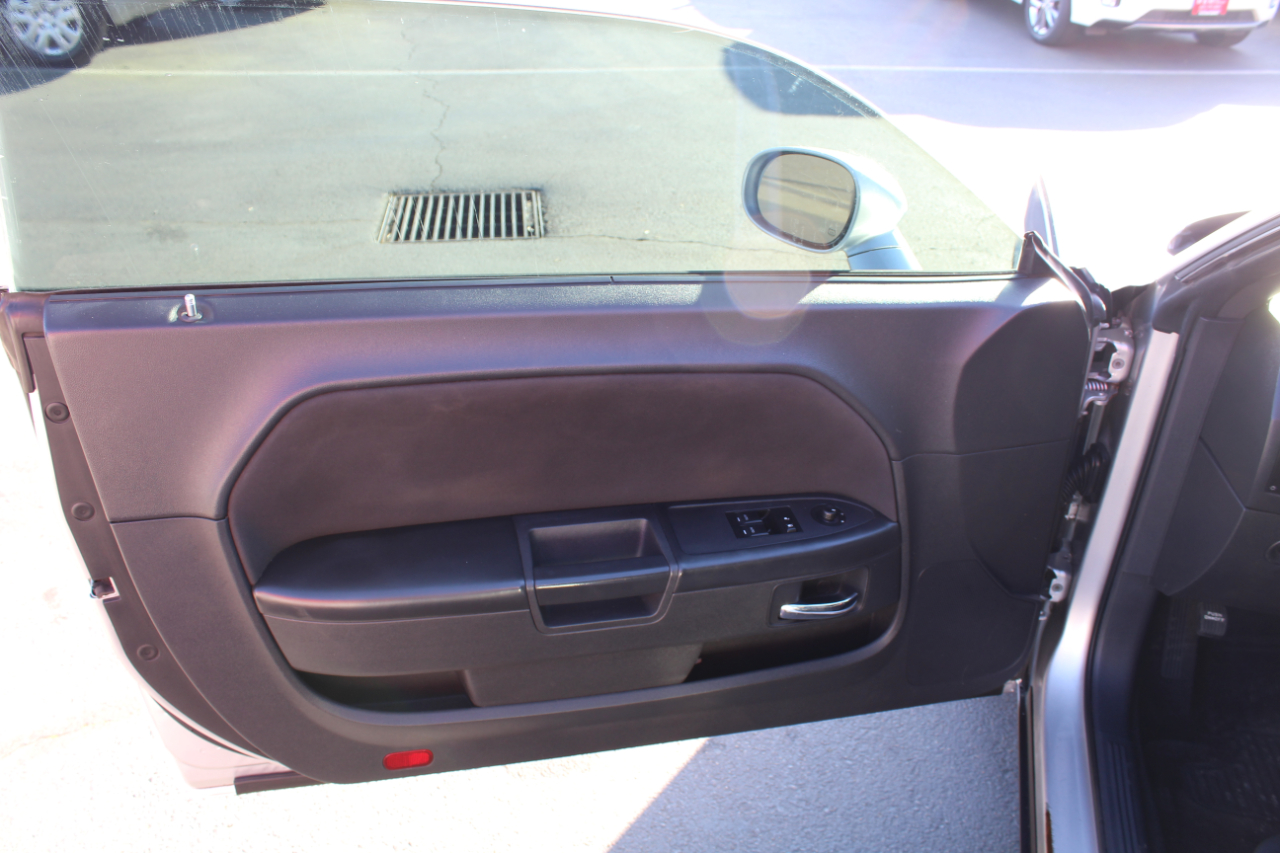 Dodge Challenger 2dr Cpe SE 2010