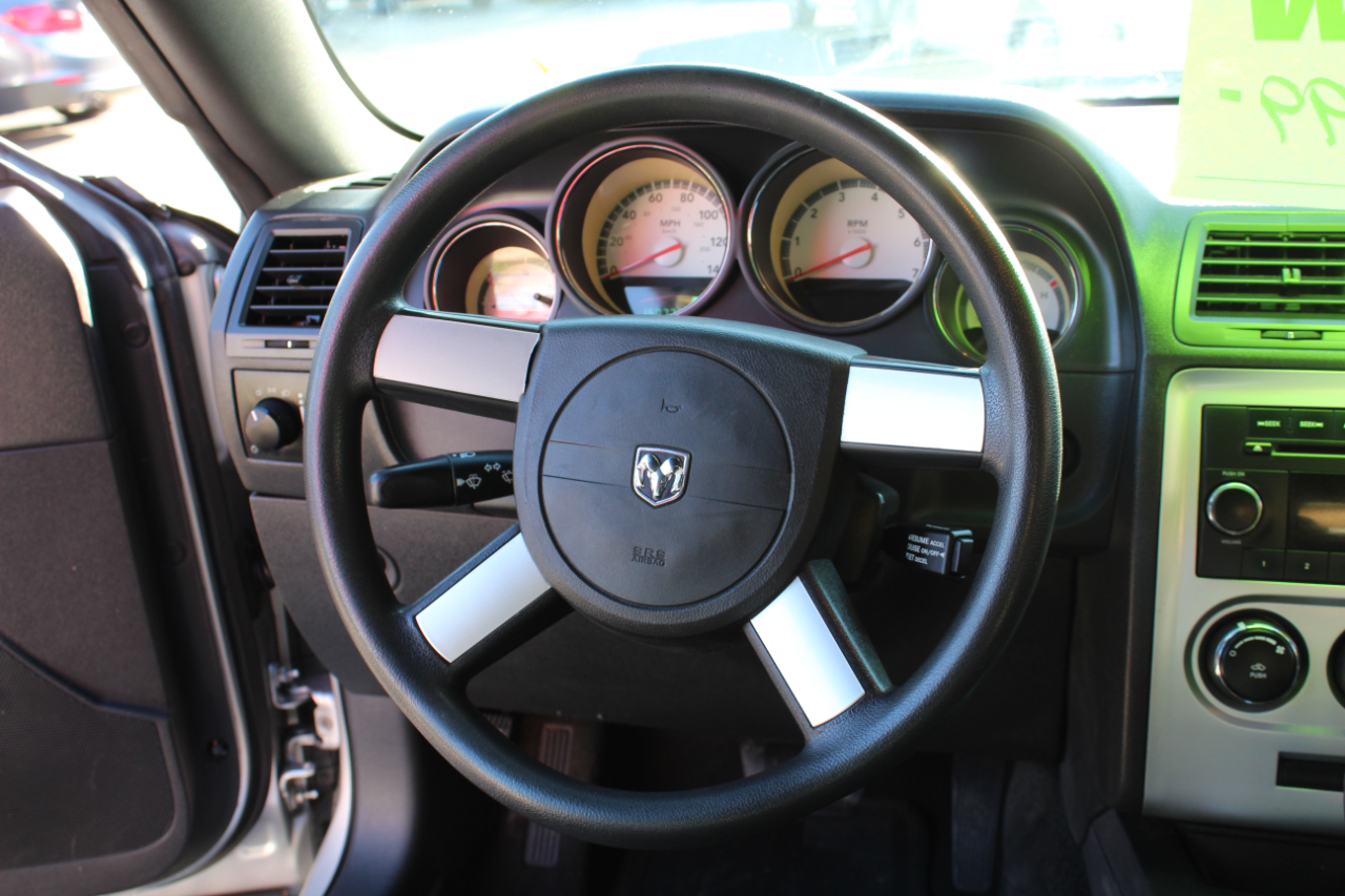 Dodge Challenger 2dr Cpe SE 2010