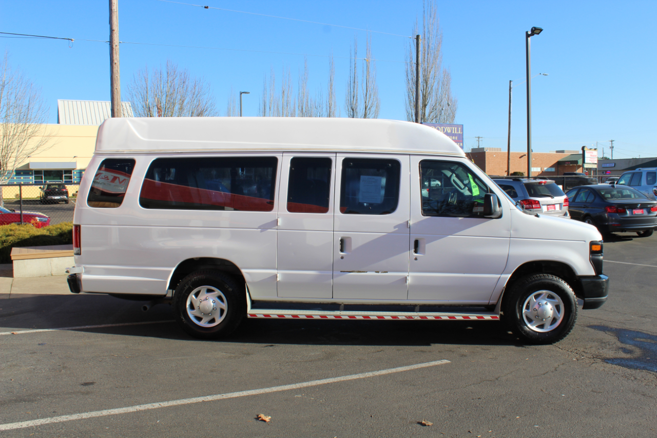 Ford Econoline Cargo Van E-250 Ext Recreational 2011