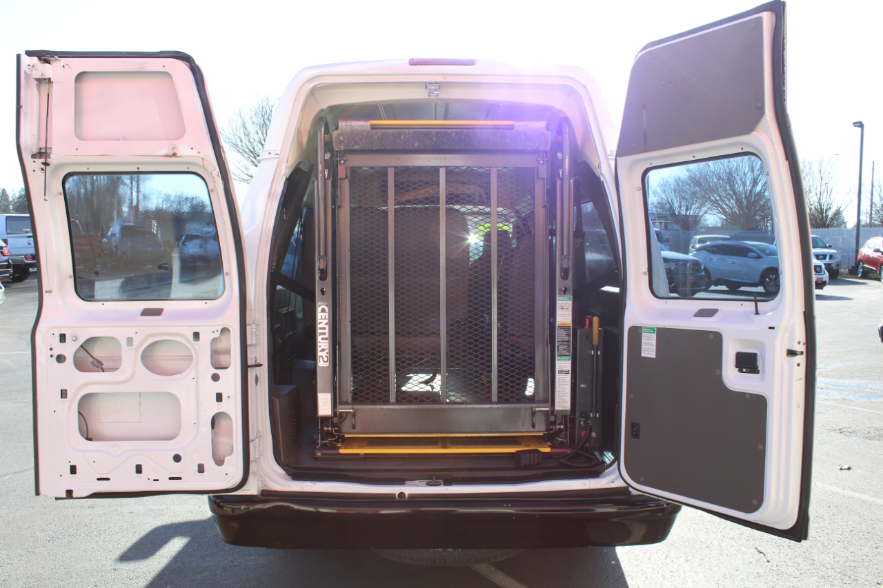 Ford Econoline Cargo Van E-250 Ext Recreational 2011