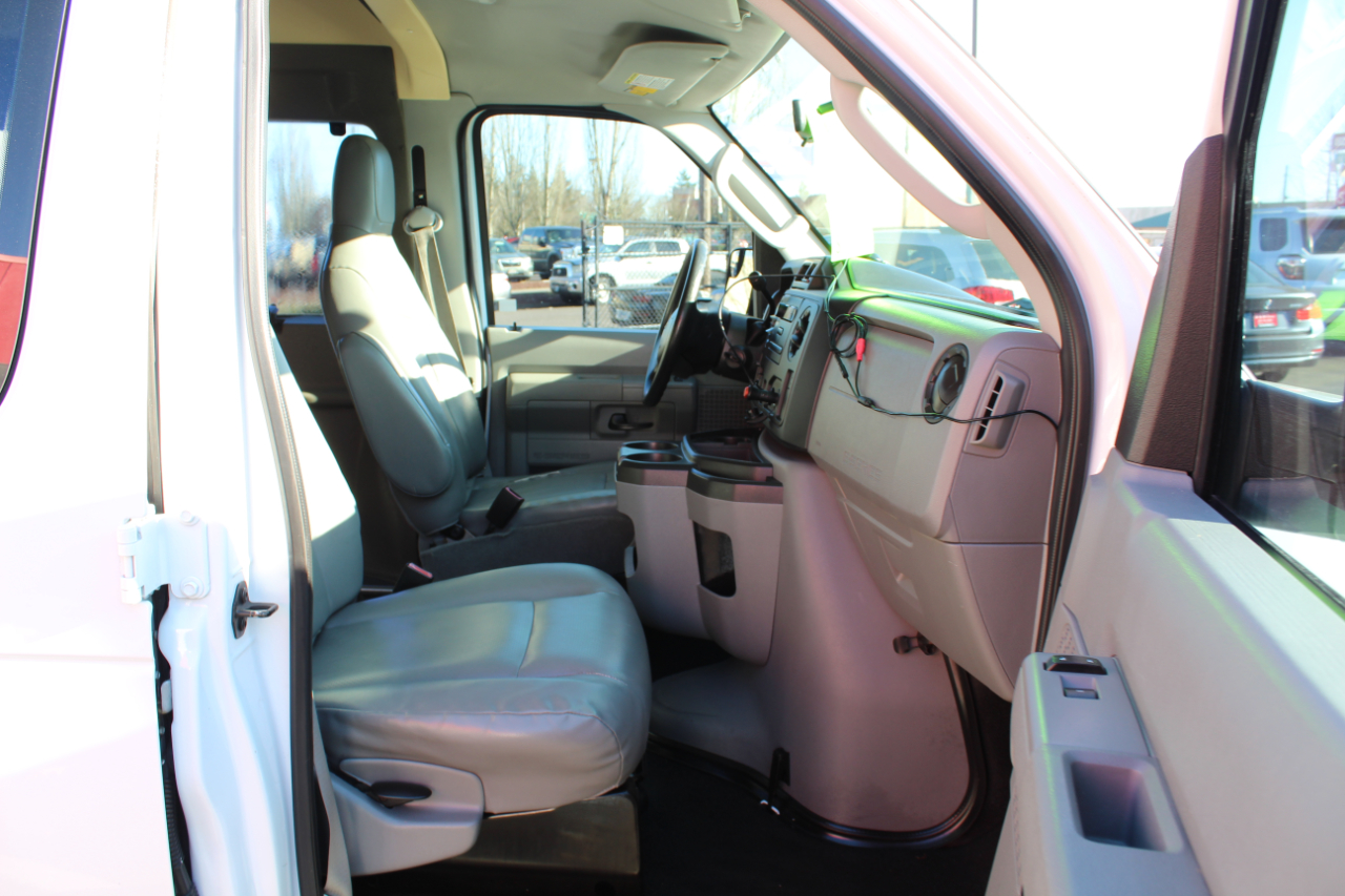 Ford Econoline Cargo Van E-250 Ext Recreational 2011