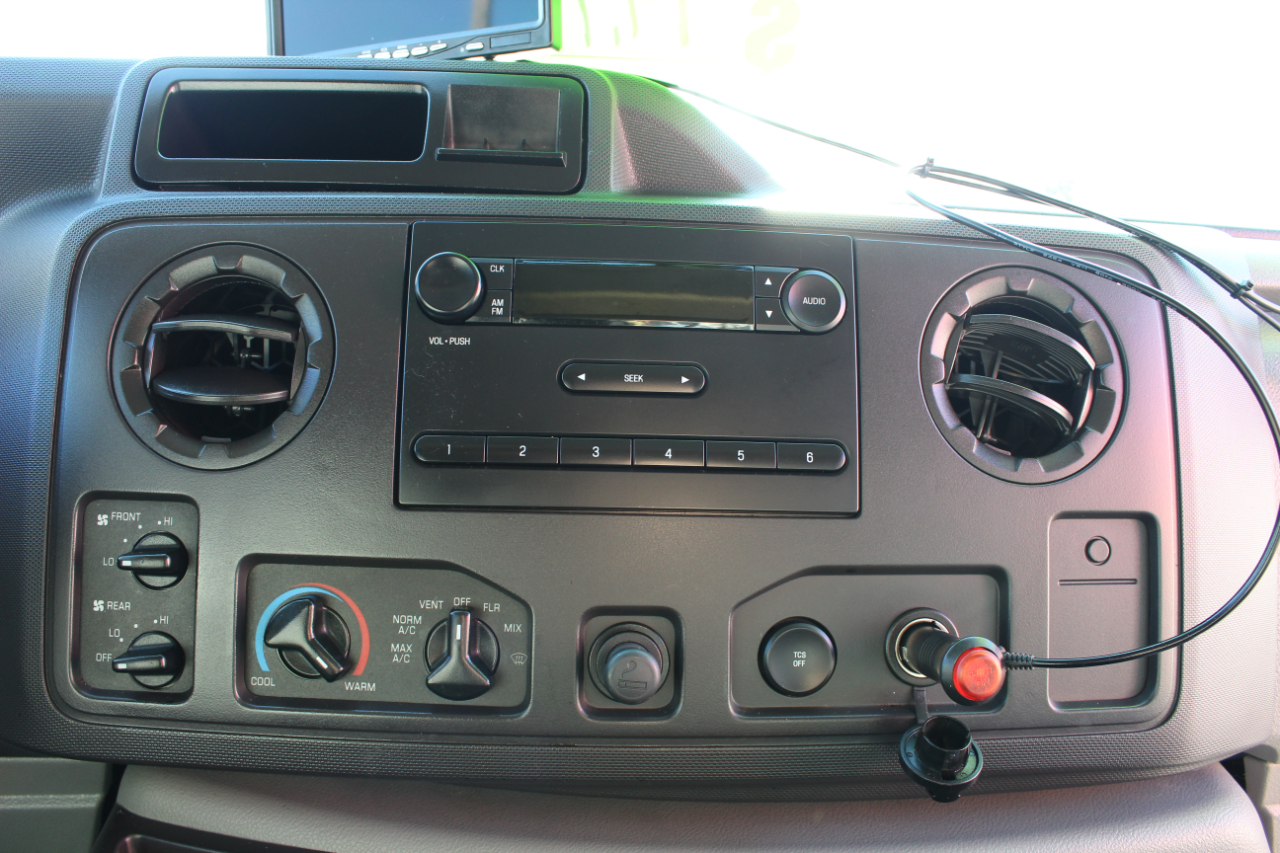 Ford Econoline Cargo Van E-250 Ext Recreational 2011