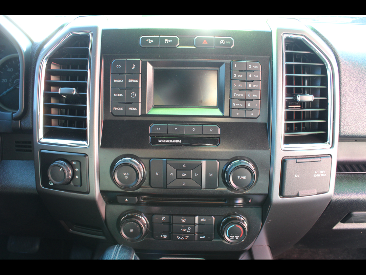 Ford F-150 4WD SuperCrew 145" XLT 2015