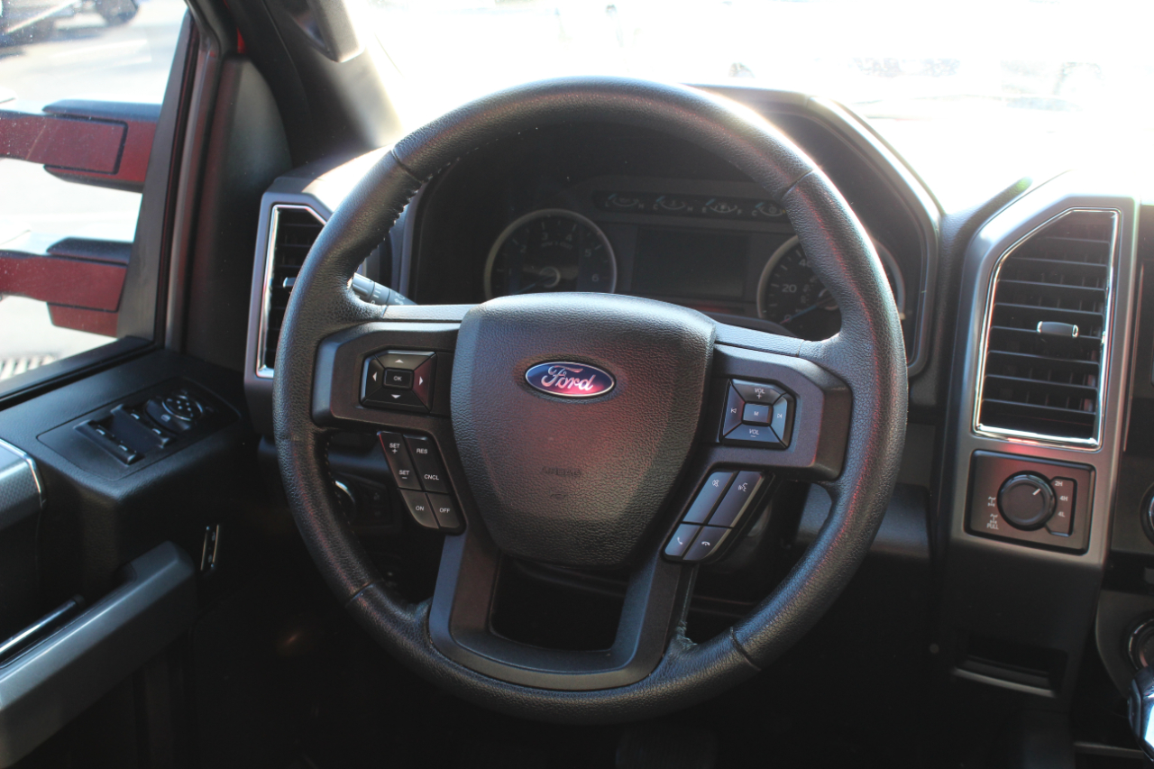 Ford F-150 4WD SuperCrew 145" XLT 2015