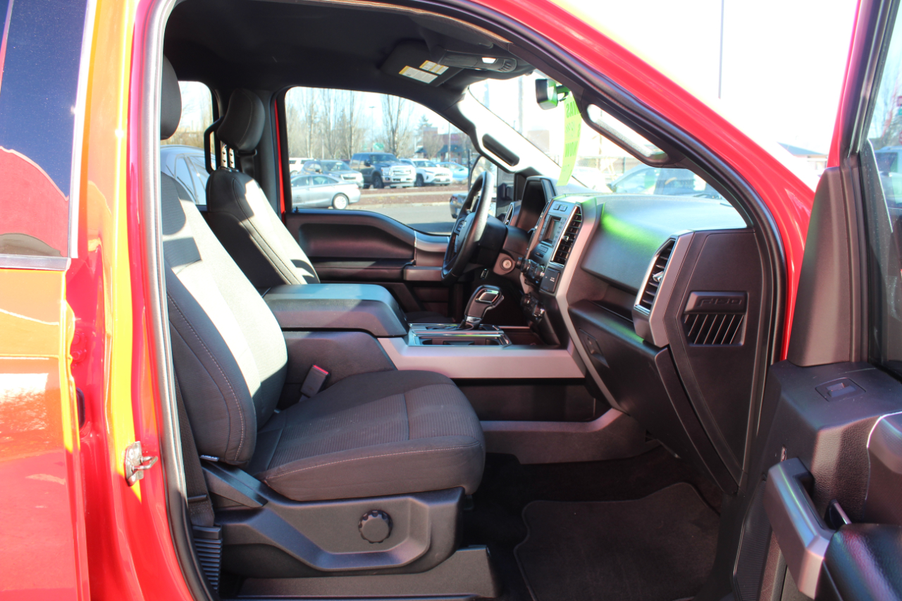 Ford F-150 4WD SuperCrew 145" XLT 2015