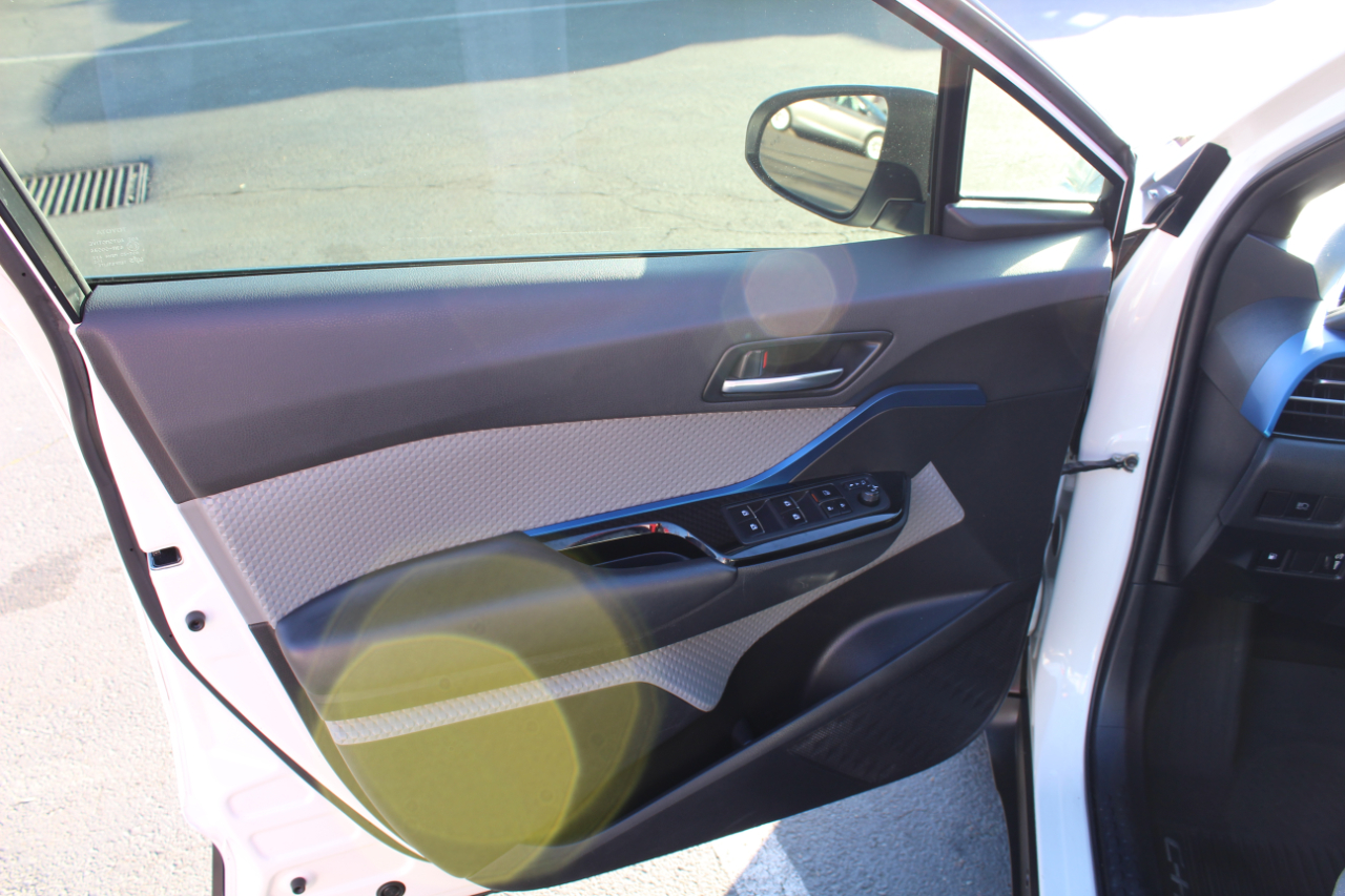 Toyota C-HR XLE FWD (Natl) 2019