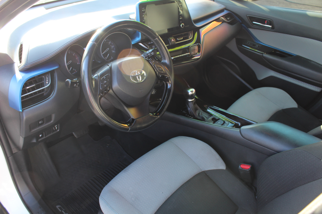 Toyota C-HR XLE FWD (Natl) 2019