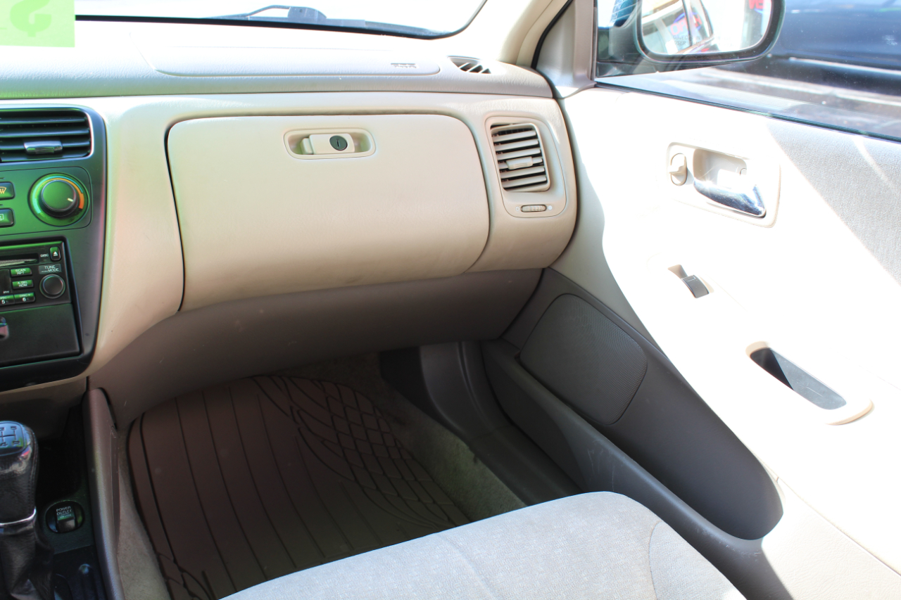 Honda Accord Sdn LX Manual 2001