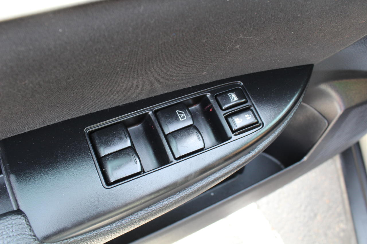 Subaru Outback 4dr Wgn H4 Auto 2.5i 2011