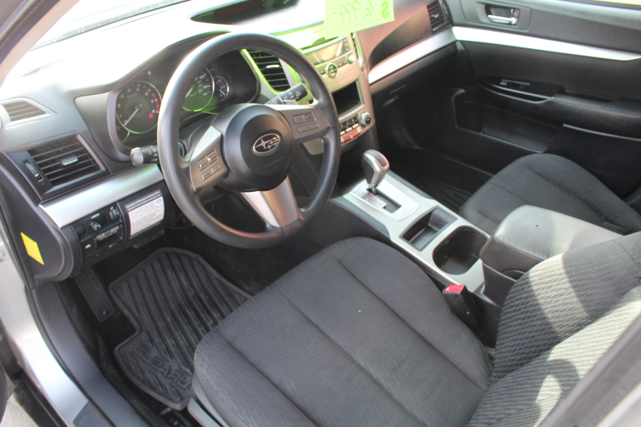 Subaru Outback 4dr Wgn H4 Auto 2.5i 2011