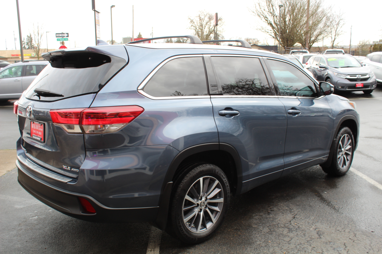 Toyota Highlander XLE V6 AWD (Natl) 2017