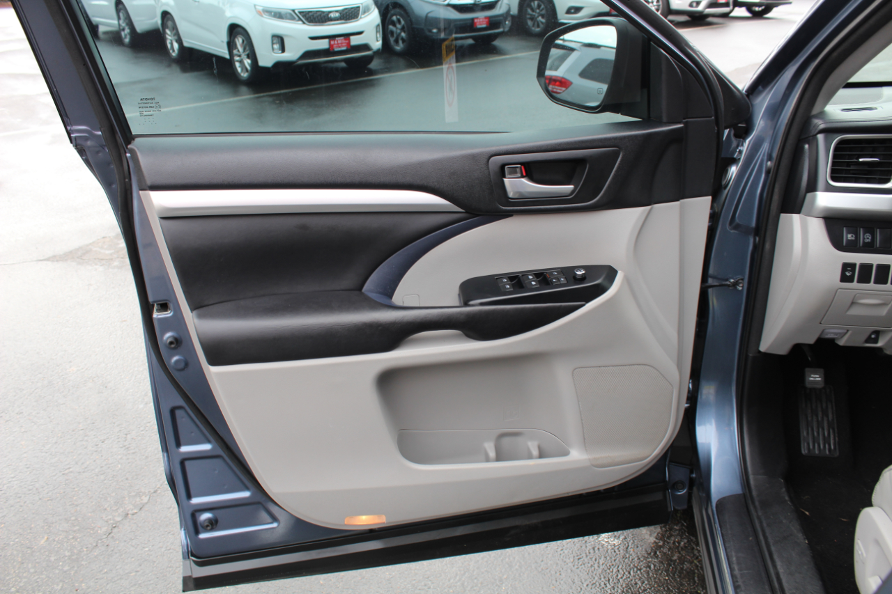 Toyota Highlander XLE V6 AWD (Natl) 2017