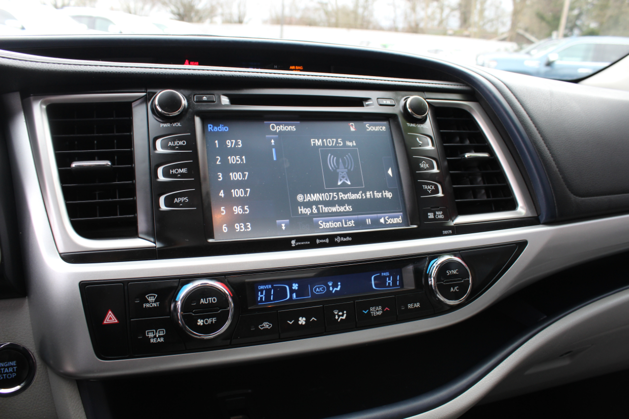 Toyota Highlander XLE V6 AWD (Natl) 2017