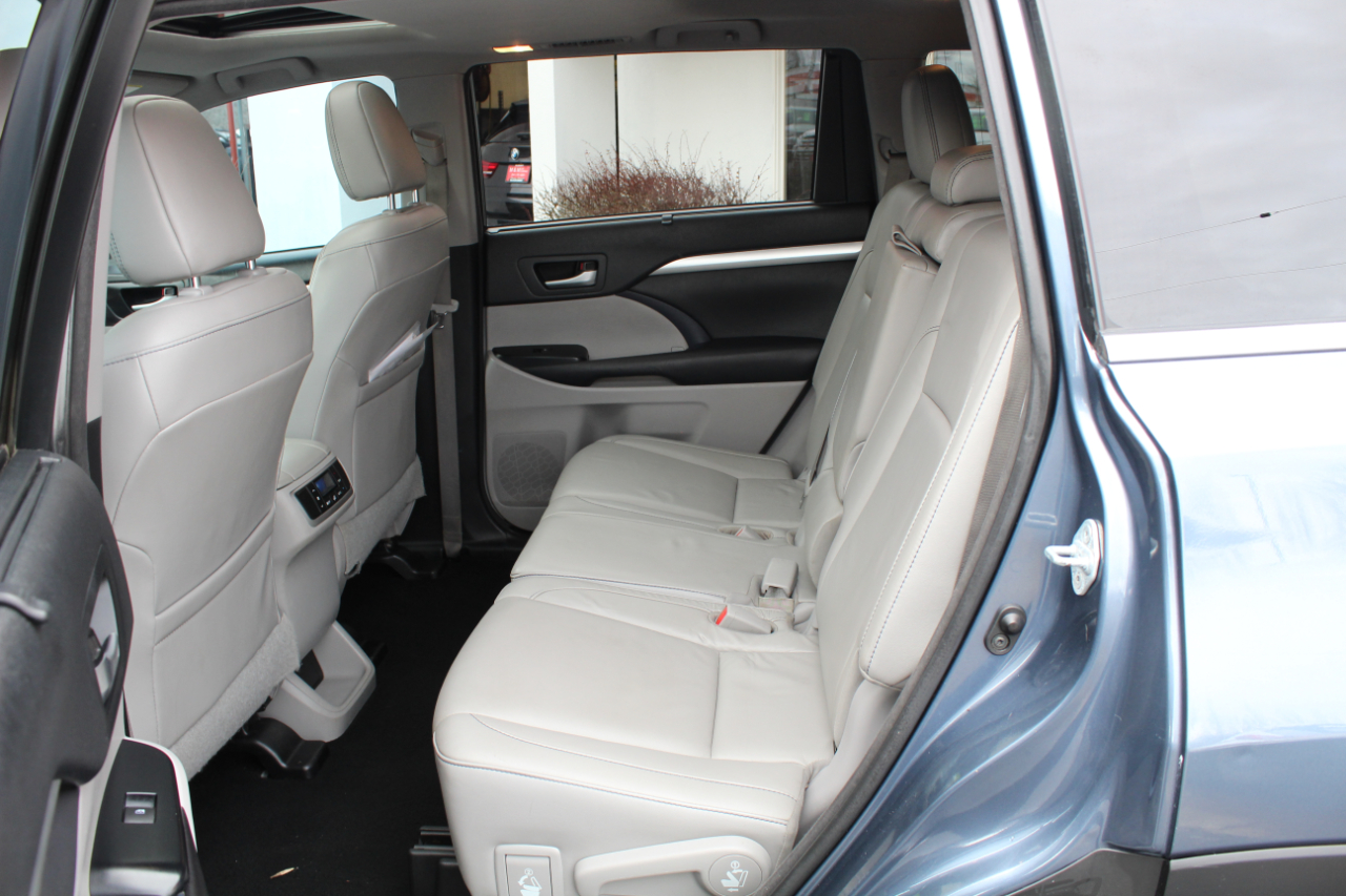 Toyota Highlander XLE V6 AWD (Natl) 2017