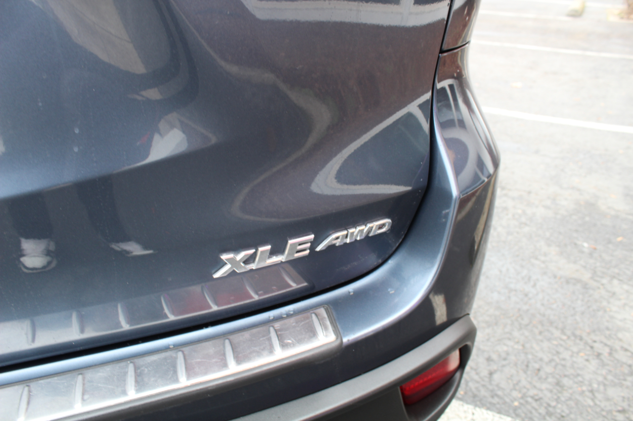 Toyota Highlander XLE V6 AWD (Natl) 2017