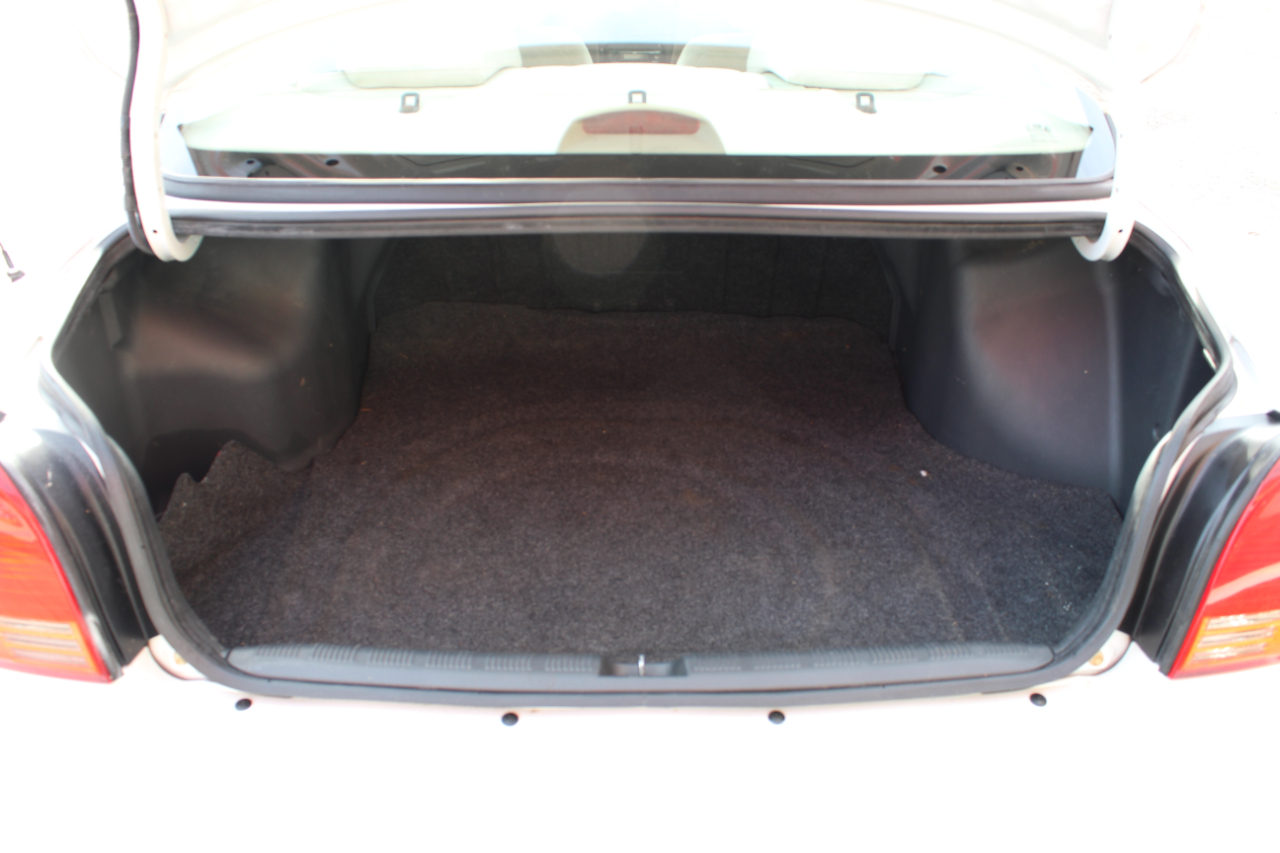 Hyundai Sonata 4dr Sdn 2.4L 2000