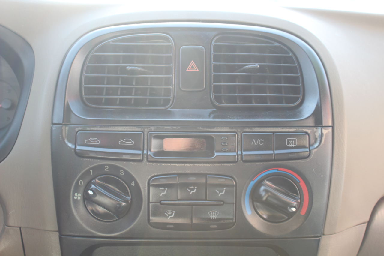 Hyundai Sonata 4dr Sdn 2.4L 2000