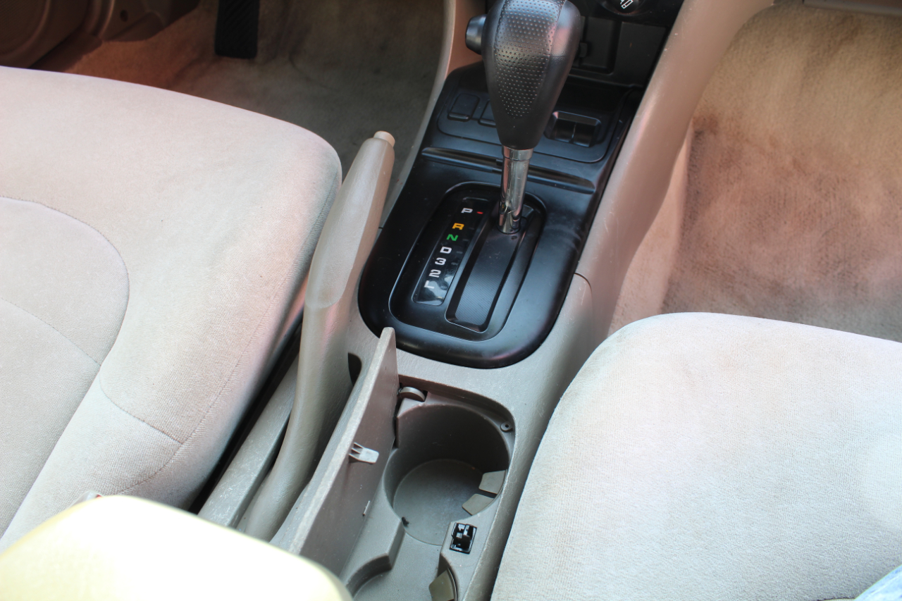 Hyundai Sonata 4dr Sdn 2.4L 2000