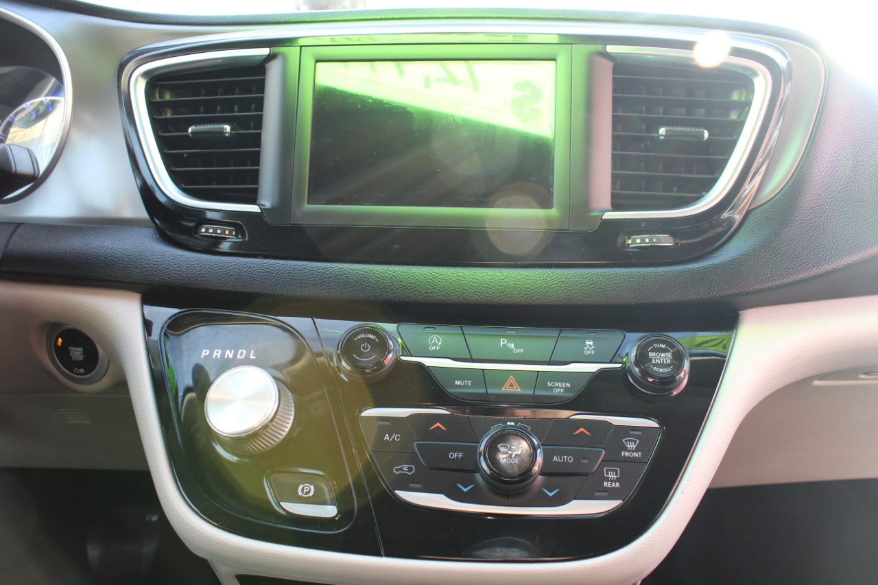 Chrysler Pacifica Touring L FWD 2020