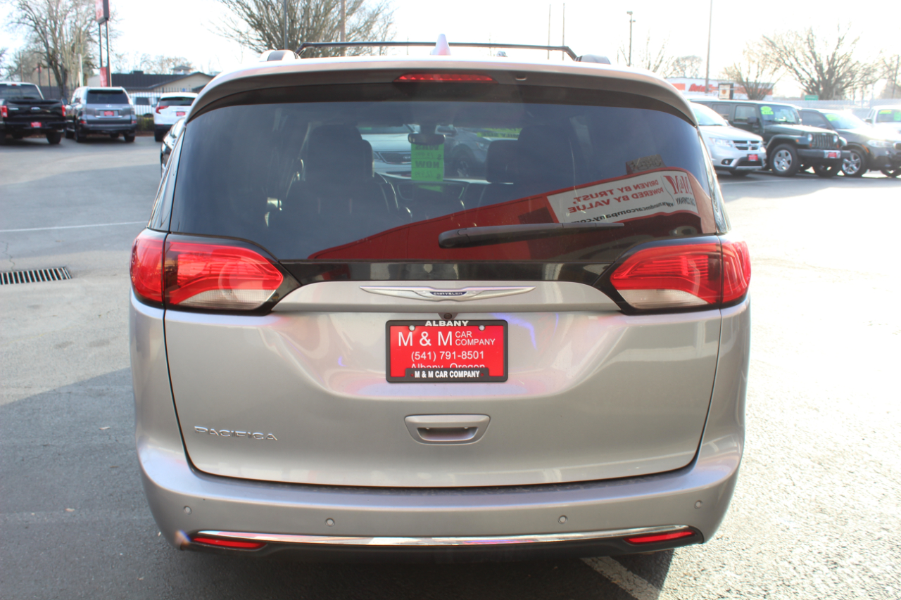 Chrysler Pacifica Touring L FWD 2020