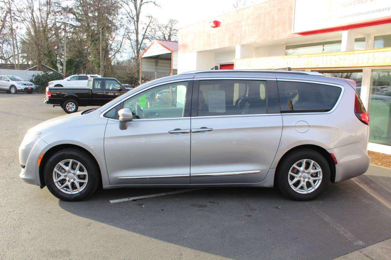 Chrysler Pacifica Touring L FWD 2020
