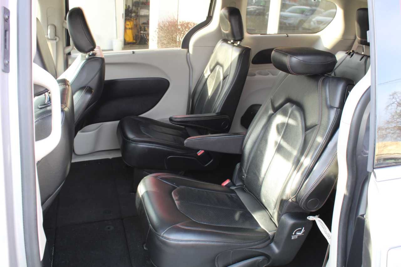 Chrysler Pacifica Touring L FWD 2020