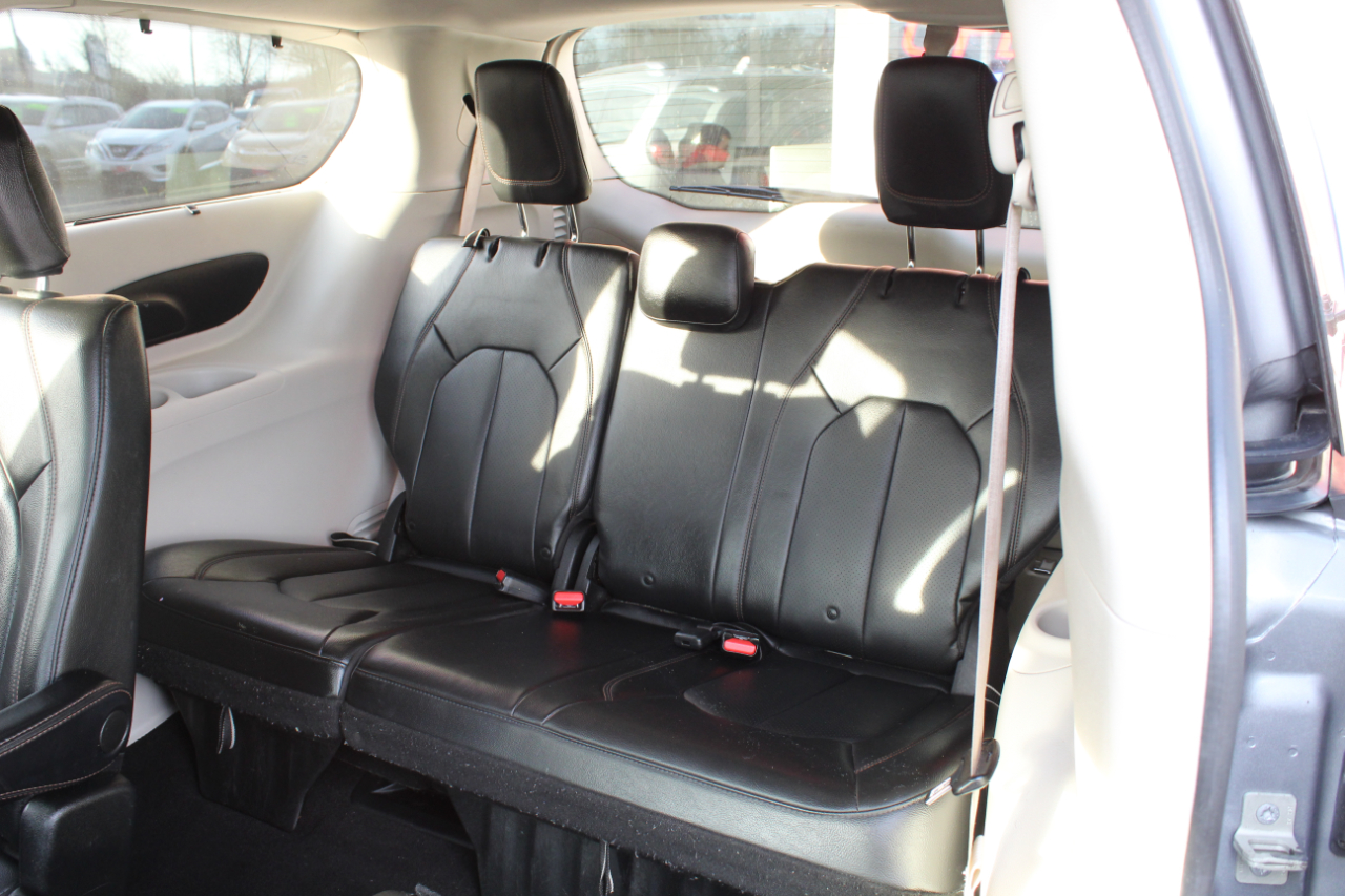 Chrysler Pacifica Touring L FWD 2020