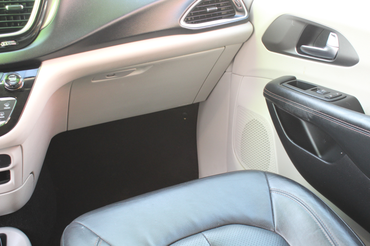 Chrysler Pacifica Touring L FWD 2020