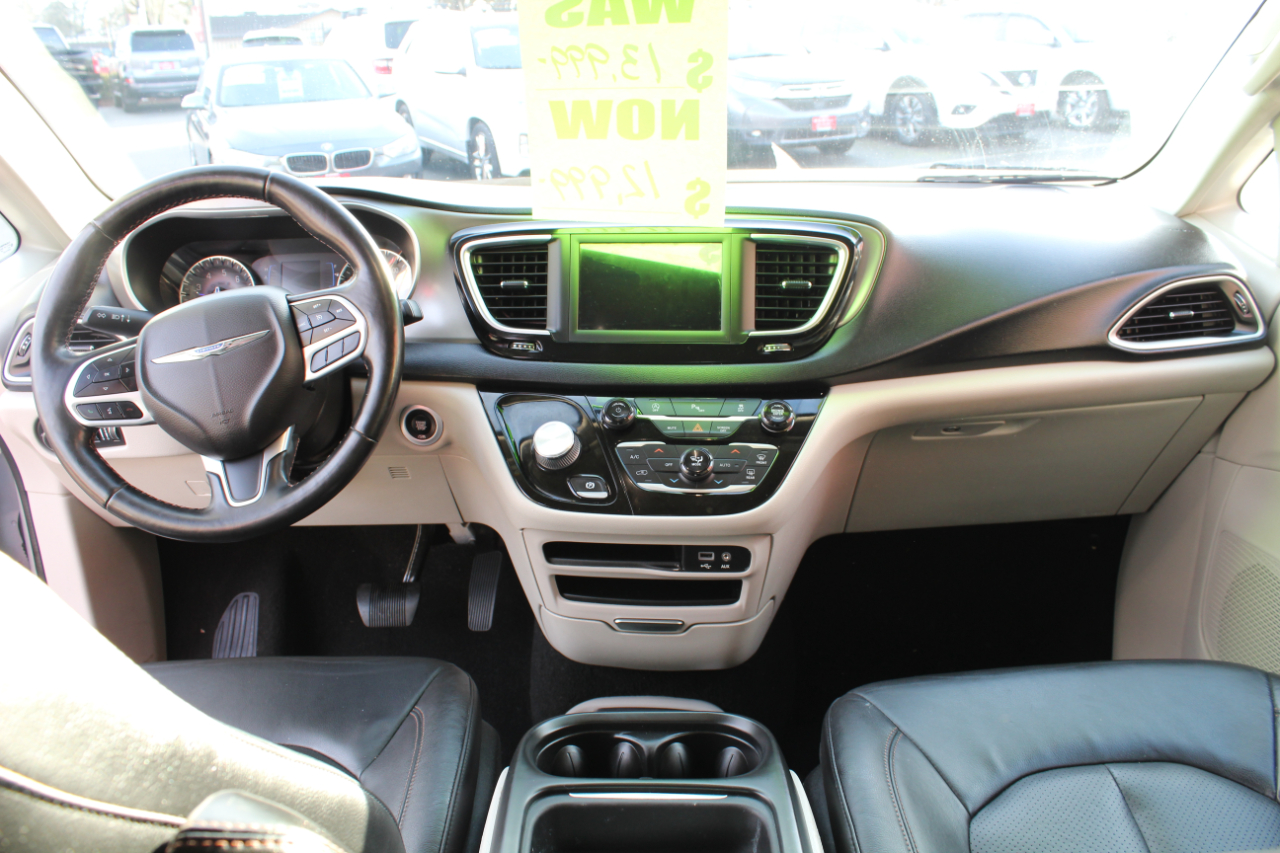 Chrysler Pacifica Touring L FWD 2020