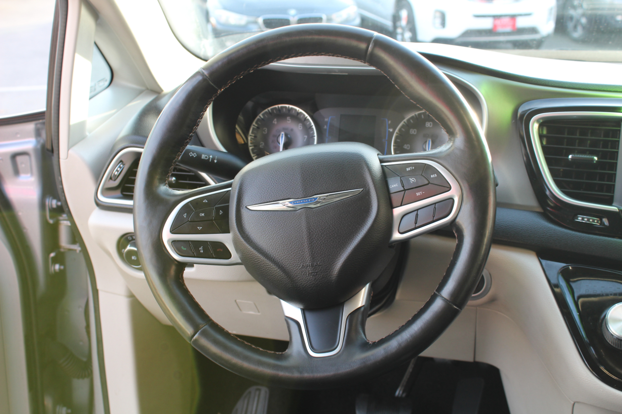 Chrysler Pacifica Touring L FWD 2020