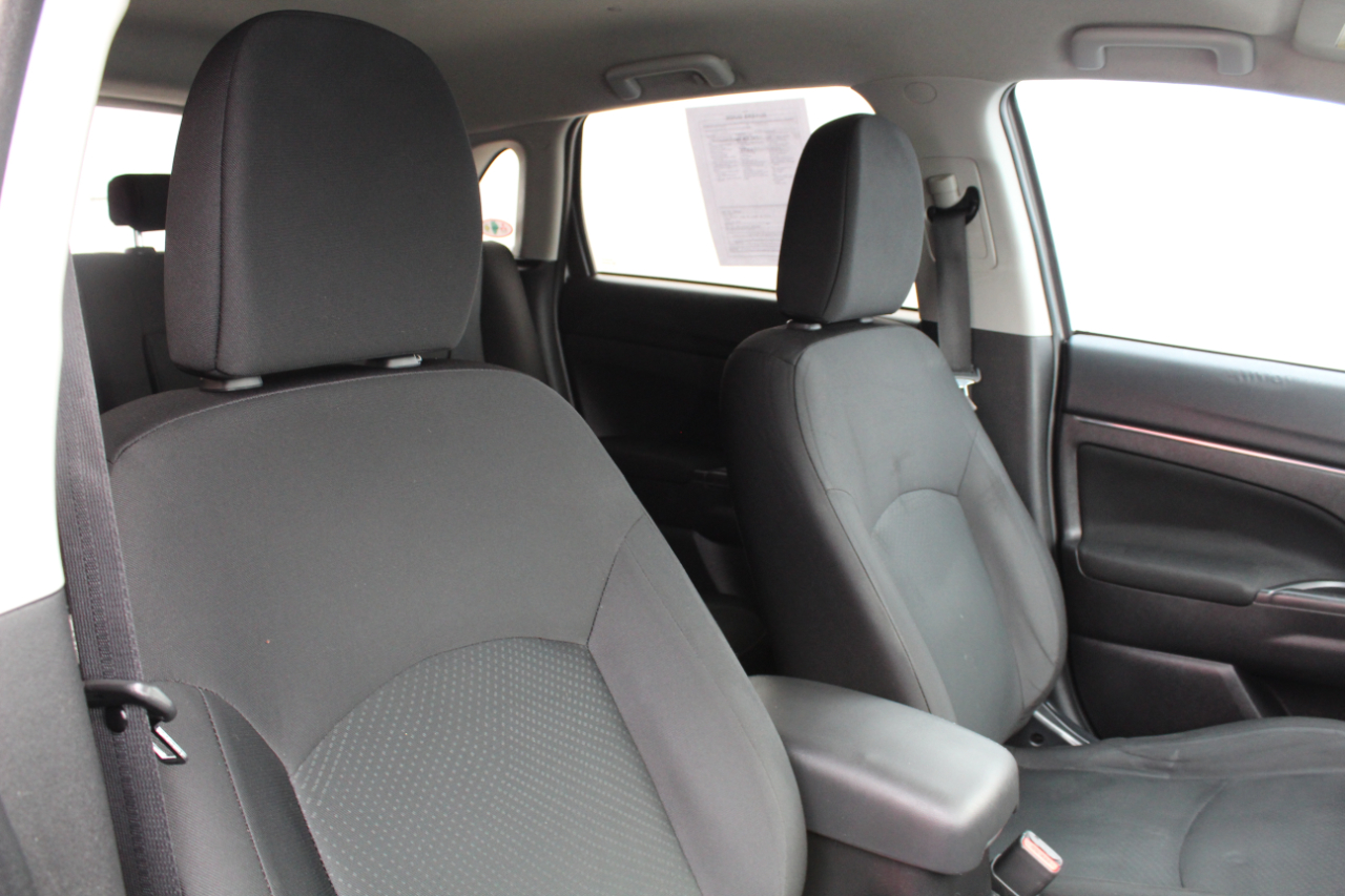 Mitsubishi Outlander Sport 2WD 4dr CVT ES 2015