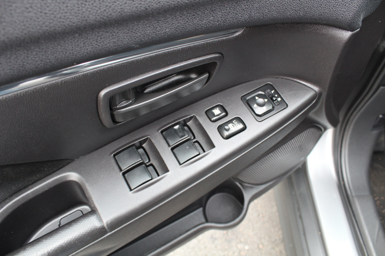 Mitsubishi Outlander Sport 2WD 4dr CVT ES 2015