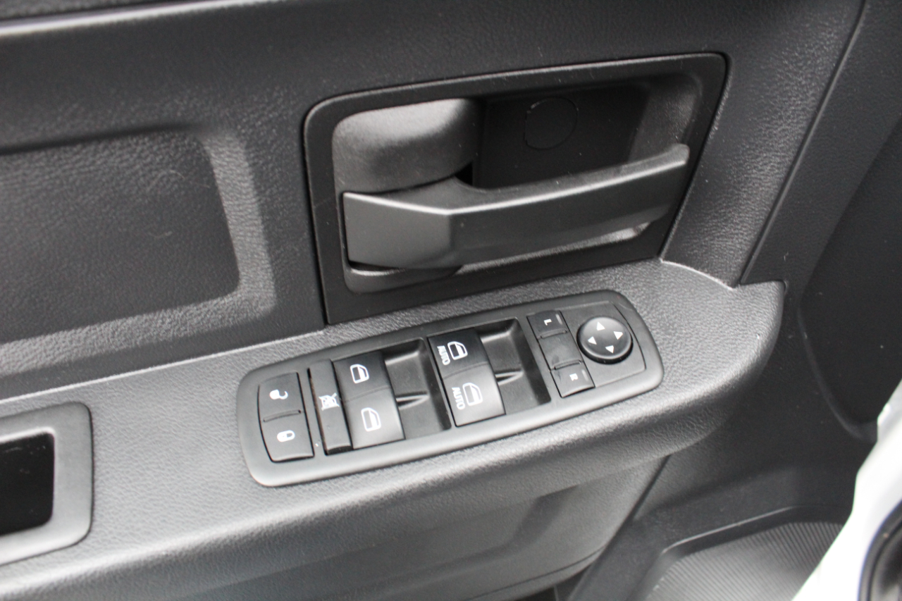 RAM 1500 4WD Crew Cab 149" Tradesman 2015