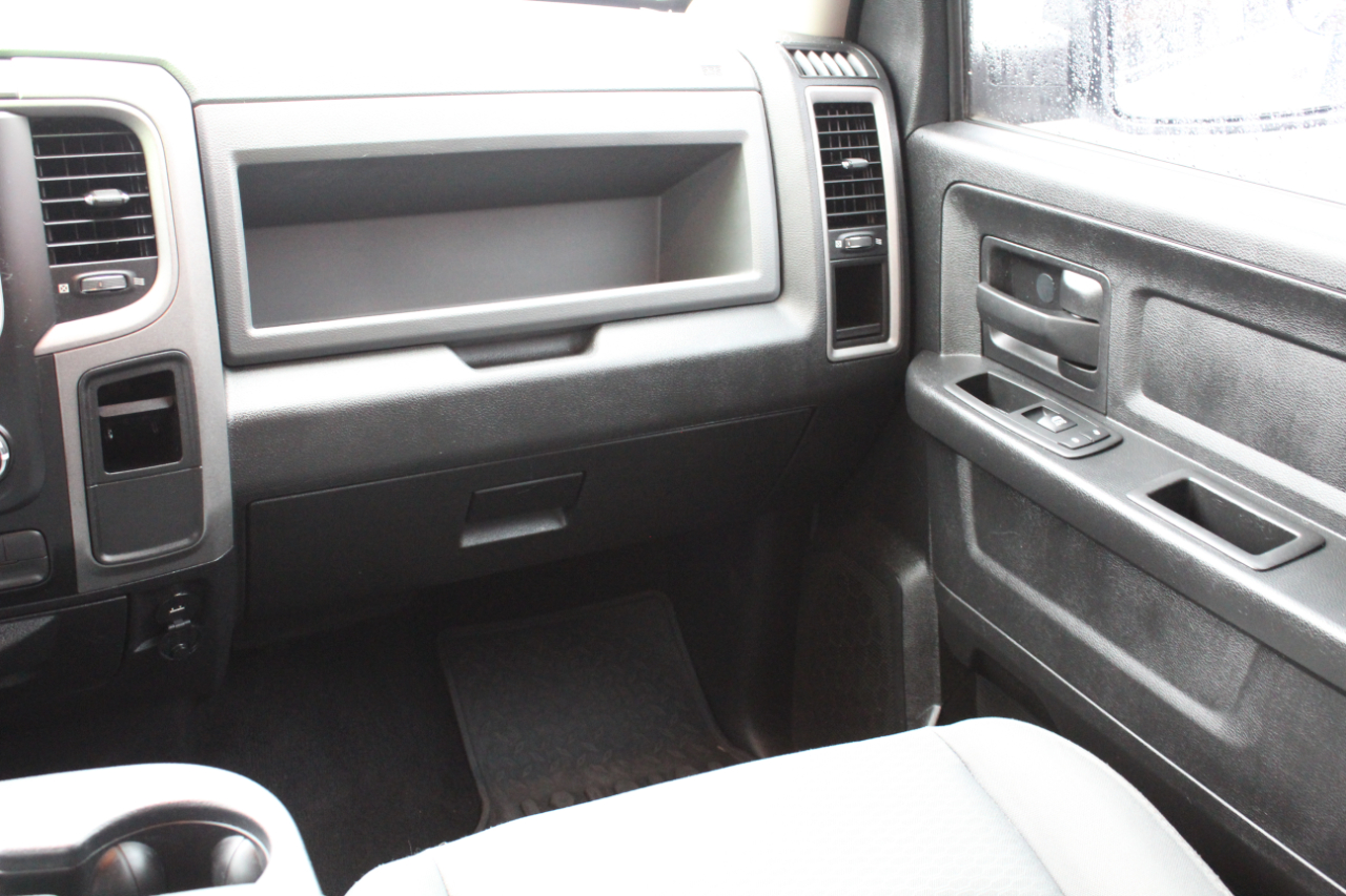 RAM 1500 4WD Crew Cab 149" Tradesman 2015