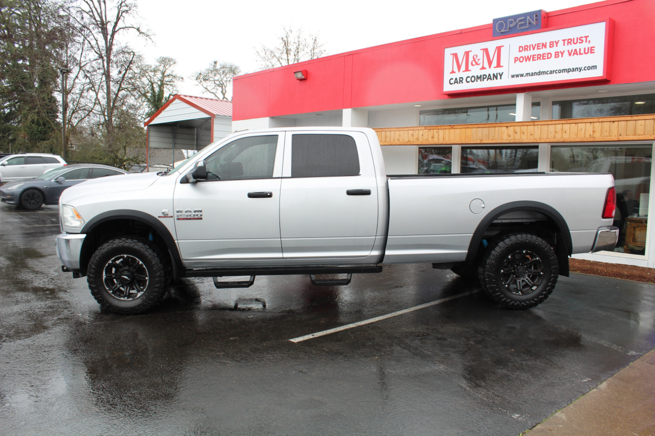 RAM 2500 Tradesman 4x4 Crew Cab 8' Box 2017