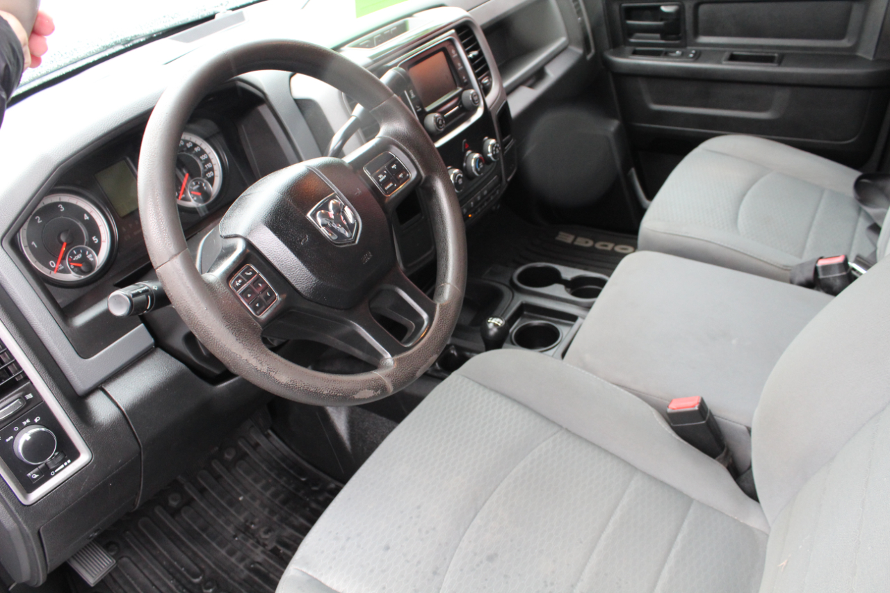 RAM 2500 Tradesman 4x4 Crew Cab 8' Box 2017