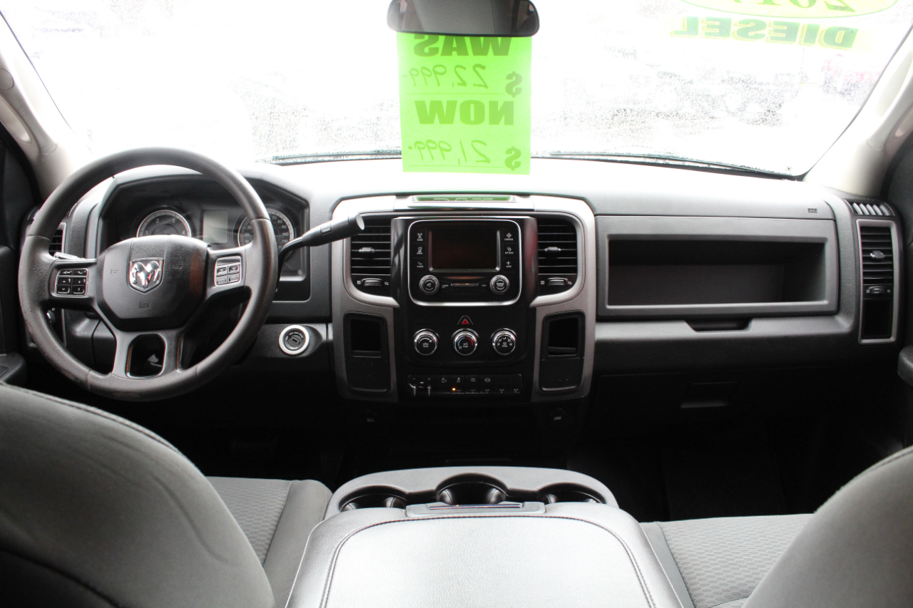 RAM 2500 Tradesman 4x4 Crew Cab 8' Box 2017