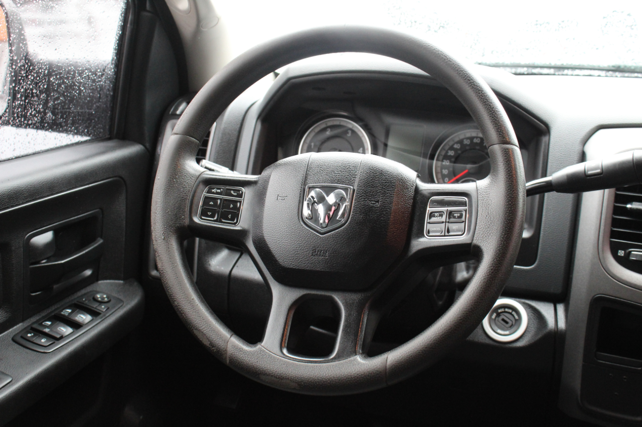 RAM 2500 Tradesman 4x4 Crew Cab 8' Box 2017