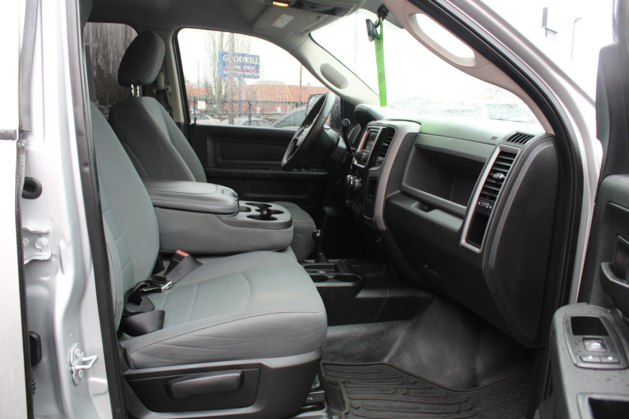 RAM 2500 Tradesman 4x4 Crew Cab 8' Box 2017