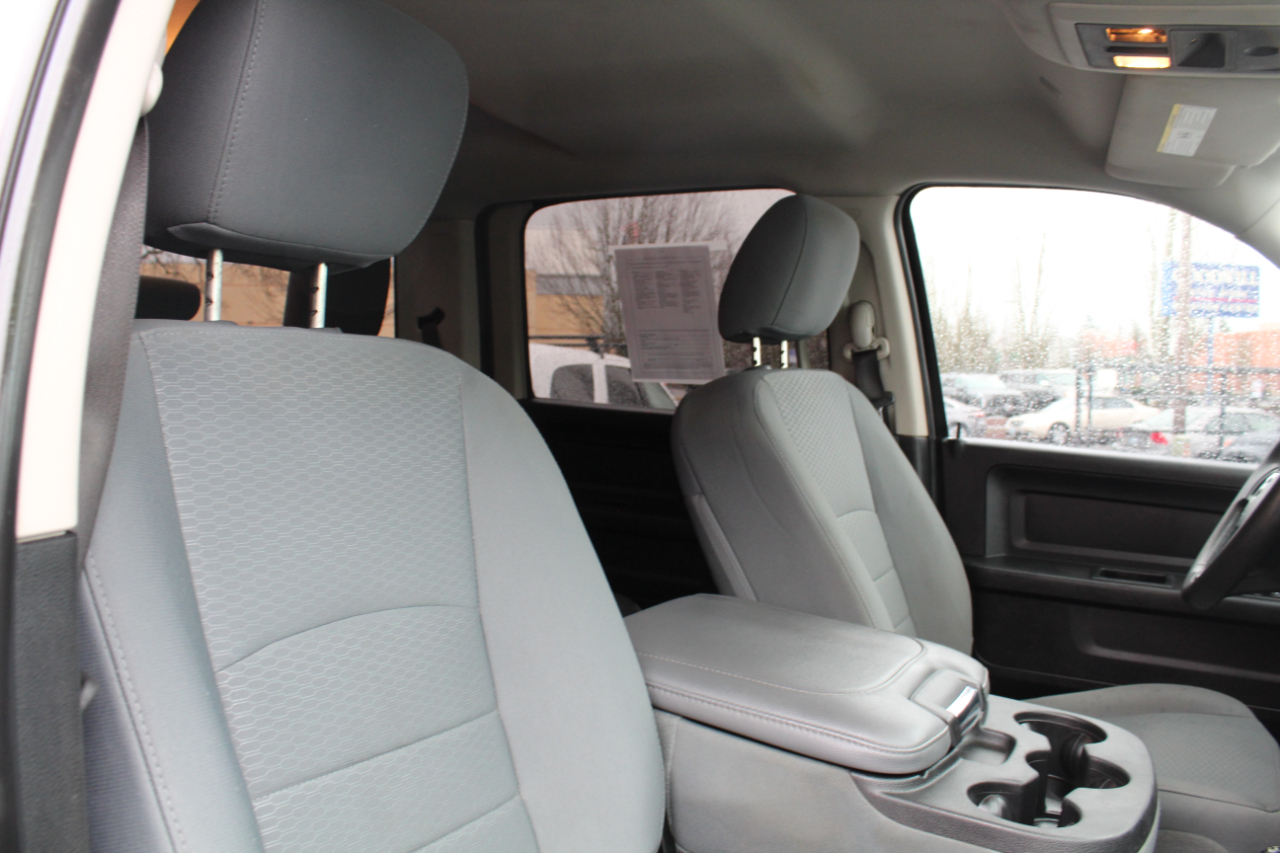 RAM 2500 Tradesman 4x4 Crew Cab 8' Box 2017