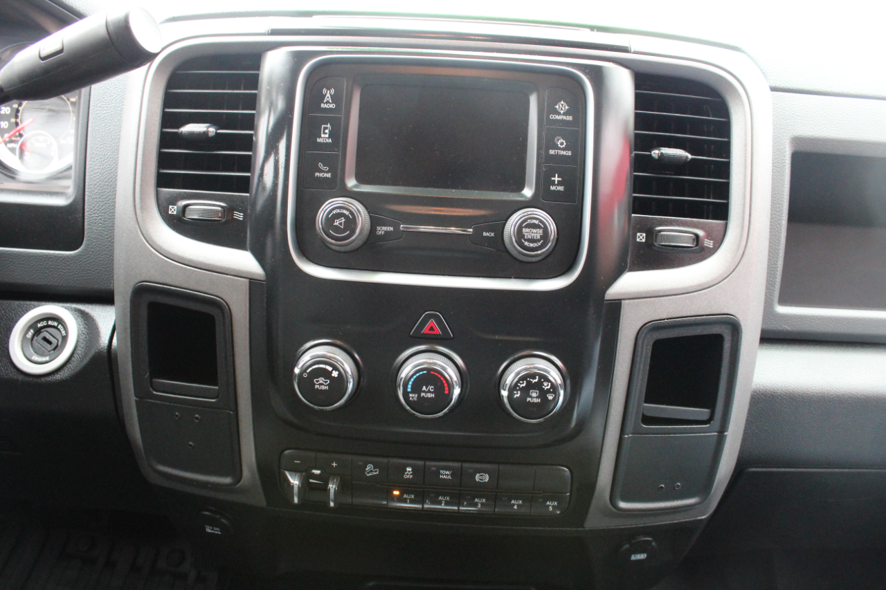 RAM 2500 Tradesman 4x4 Crew Cab 8' Box 2017