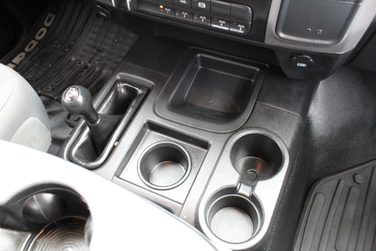 RAM 2500 Tradesman 4x4 Crew Cab 8' Box 2017