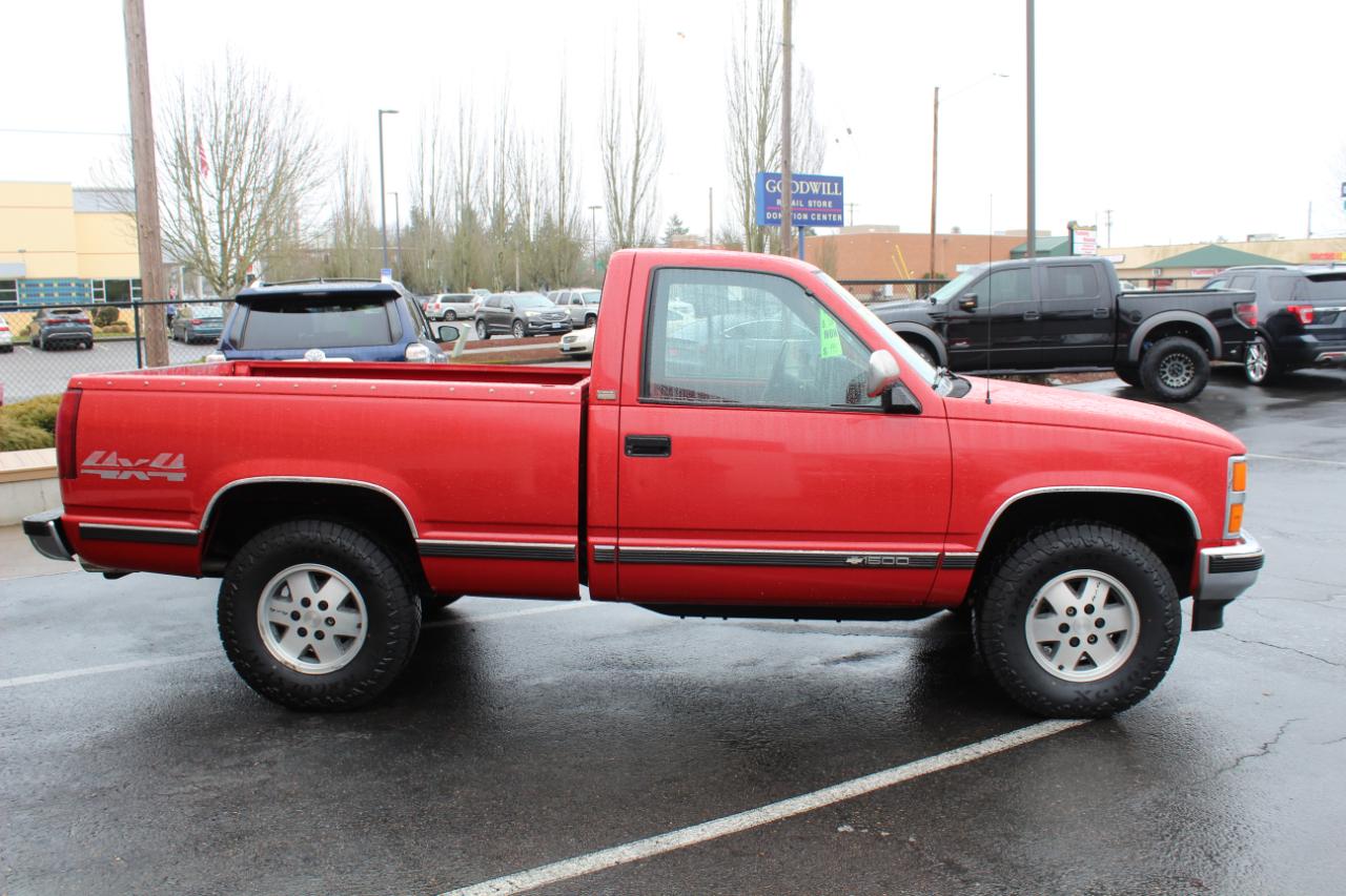 Chevrolet 1500 Reg Cab 117.5" 4WD 1990